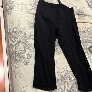 Lululemon running tights, hit at knee